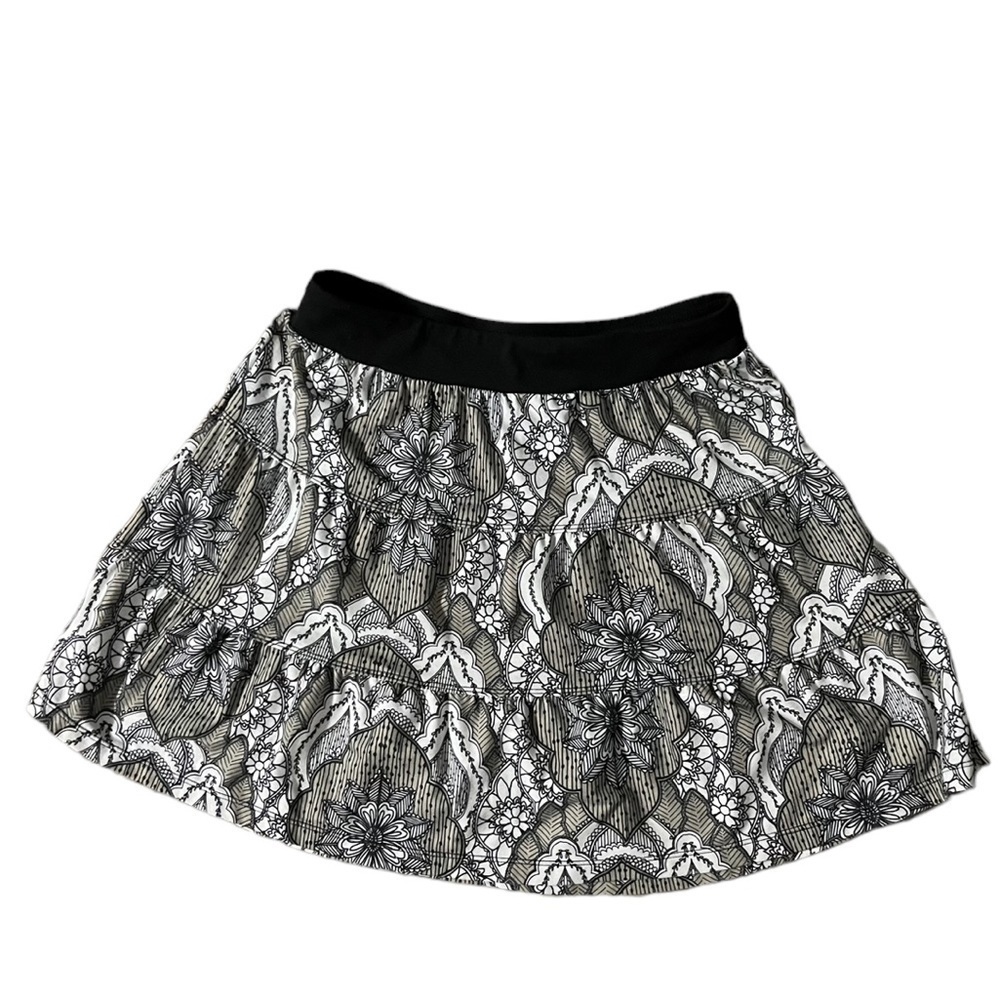 PrAna Women's Skirt Size Small Tiered Floral Black Taupe Stretch Elastic Waist